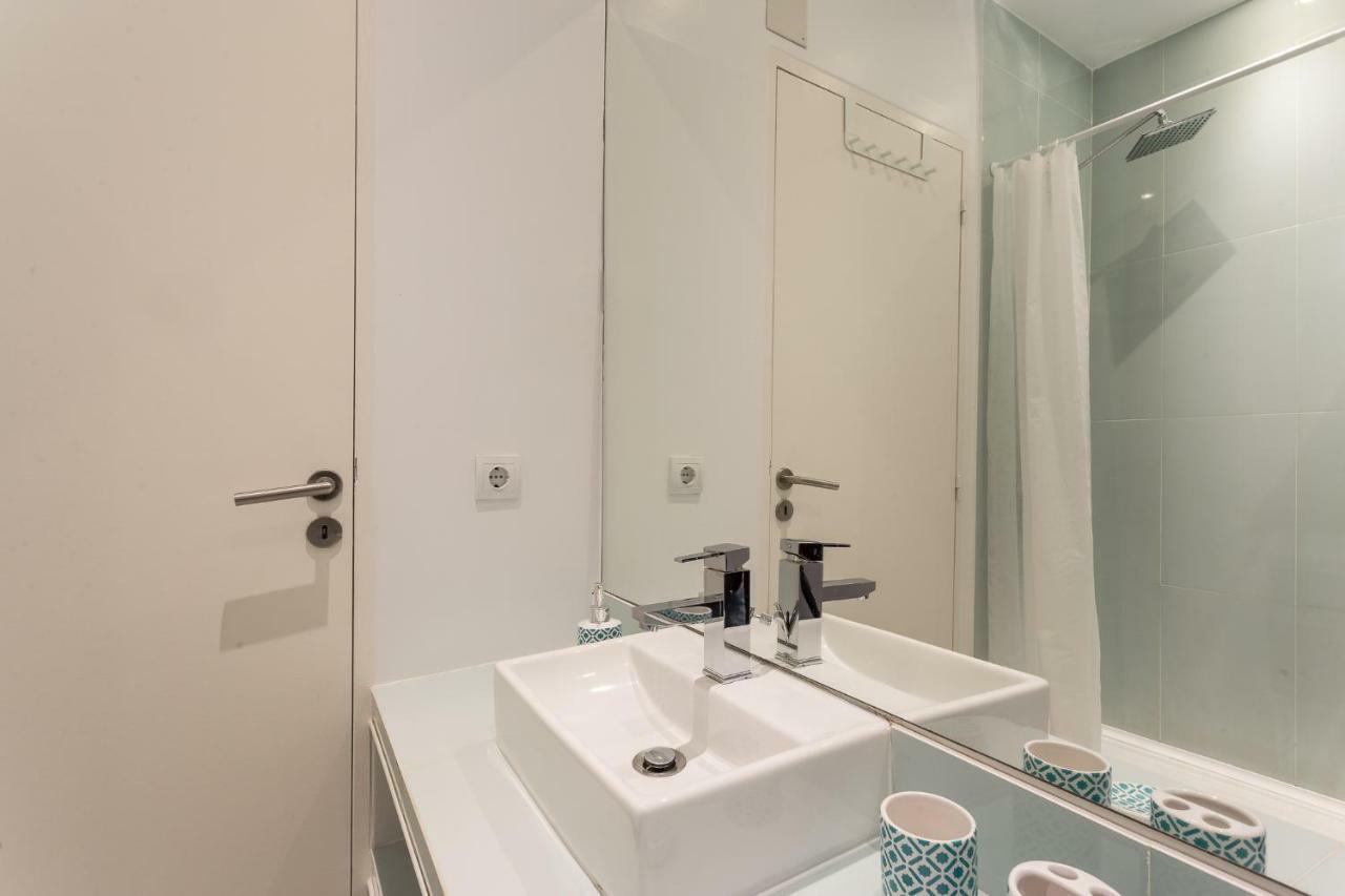 Three Bedroom Apartment In Historical Centre -Bairro Alto Lisboa Εξωτερικό φωτογραφία
